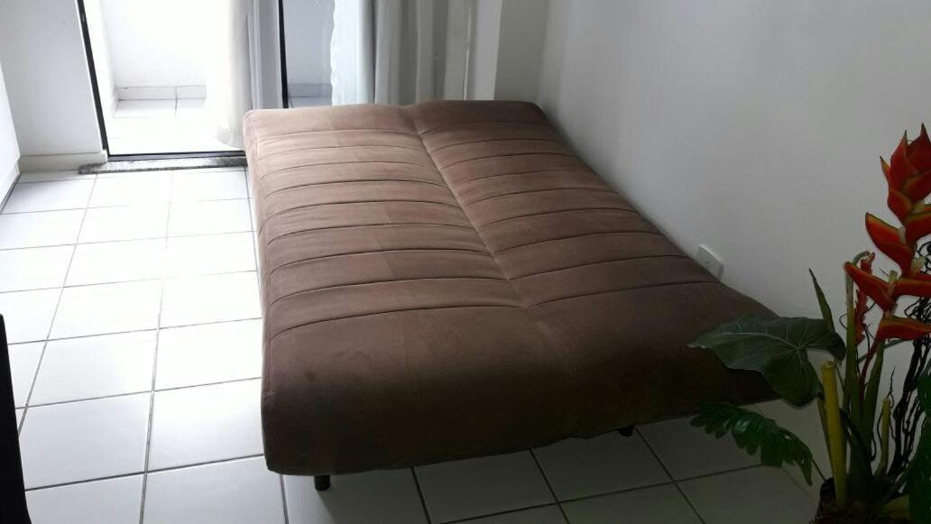 Na Beira Mar De Pajucara- Edif Neo- Apartamento Quarto E Sala- Tem Varanda - Vista Lateral Do Mar- Rua Julio Plech Filho 60 Esquina Com Avenida Doutor Antonio Gouveia - Consumo Eletrico E Pago No Ckeck-Out 1Kwh E 1,35 Reias Maceio  Exterior photo