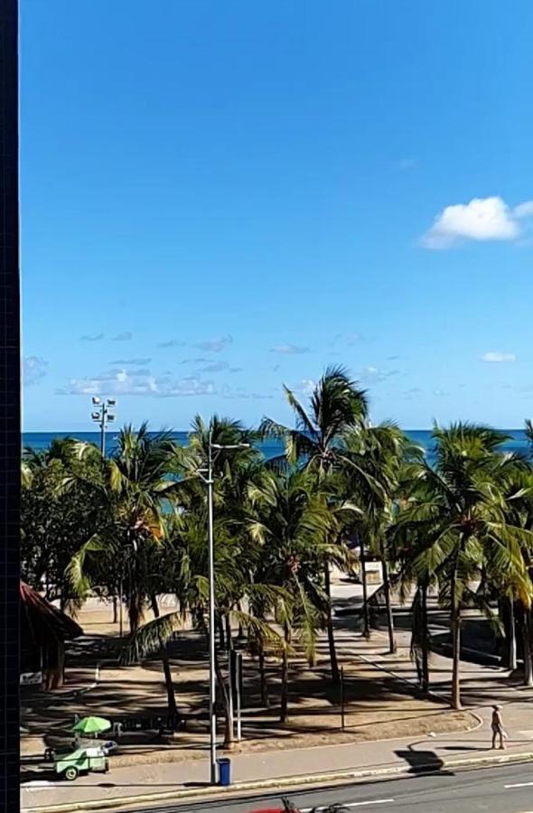 Na Beira Mar De Pajucara- Edif Neo- Apartamento Quarto E Sala- Tem Varanda - Vista Lateral Do Mar- Rua Julio Plech Filho 60 Esquina Com Avenida Doutor Antonio Gouveia - Consumo Eletrico E Pago No Ckeck-Out 1Kwh E 1,35 Reias Maceio  Exterior photo